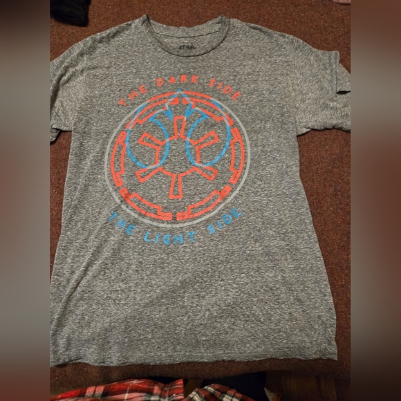 Men's Large Star Wars Dark Side Light Side T - Picture 1 of 4